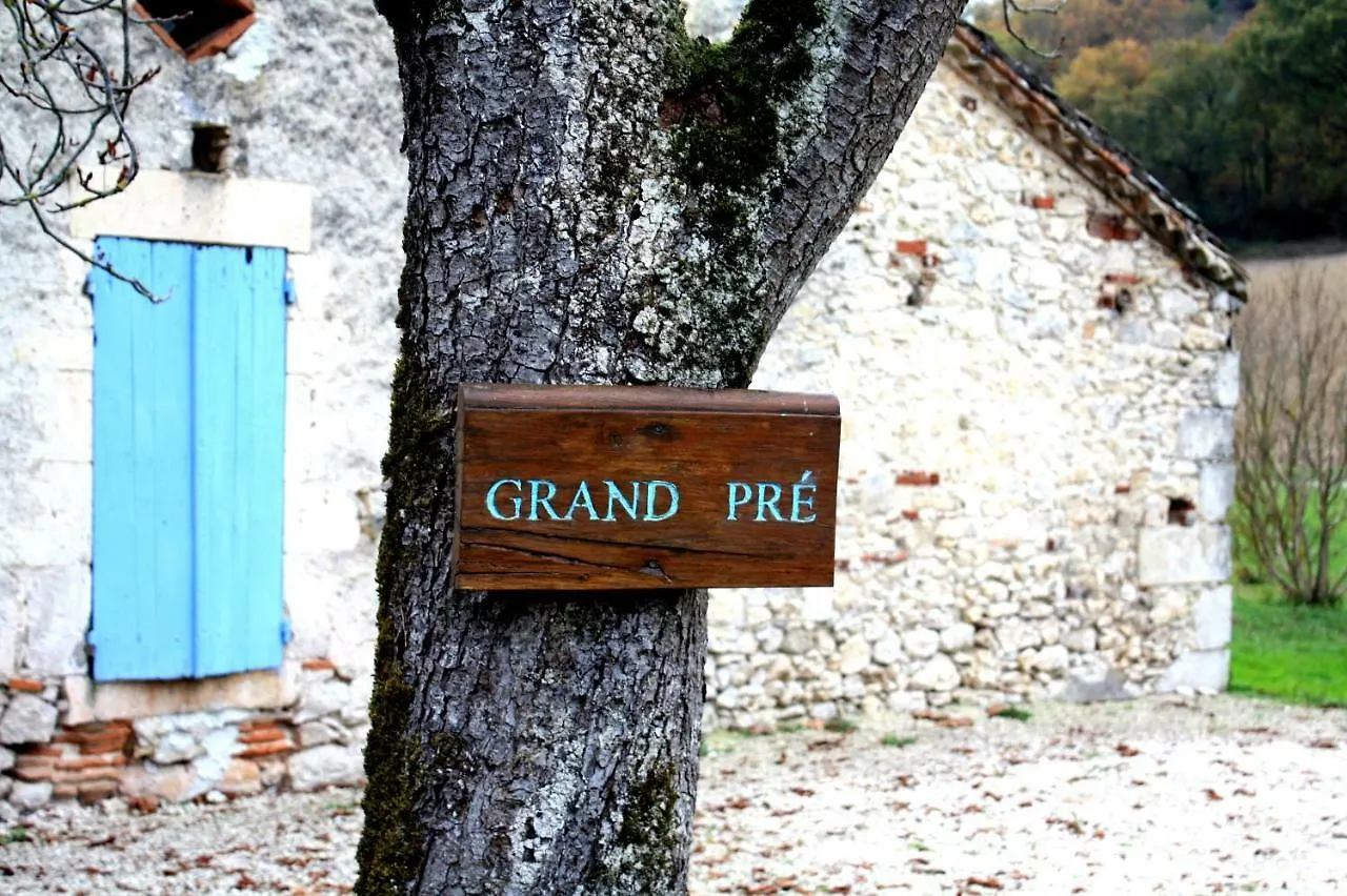 Gites Grand Pre ! Et La Roulotte De Roquecor