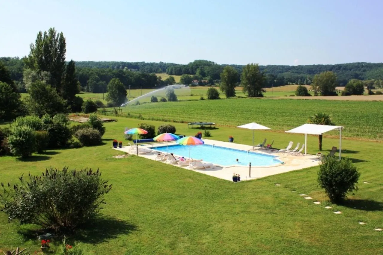 Gites Grand Pre ! Et La Roulotte De Roquecor France