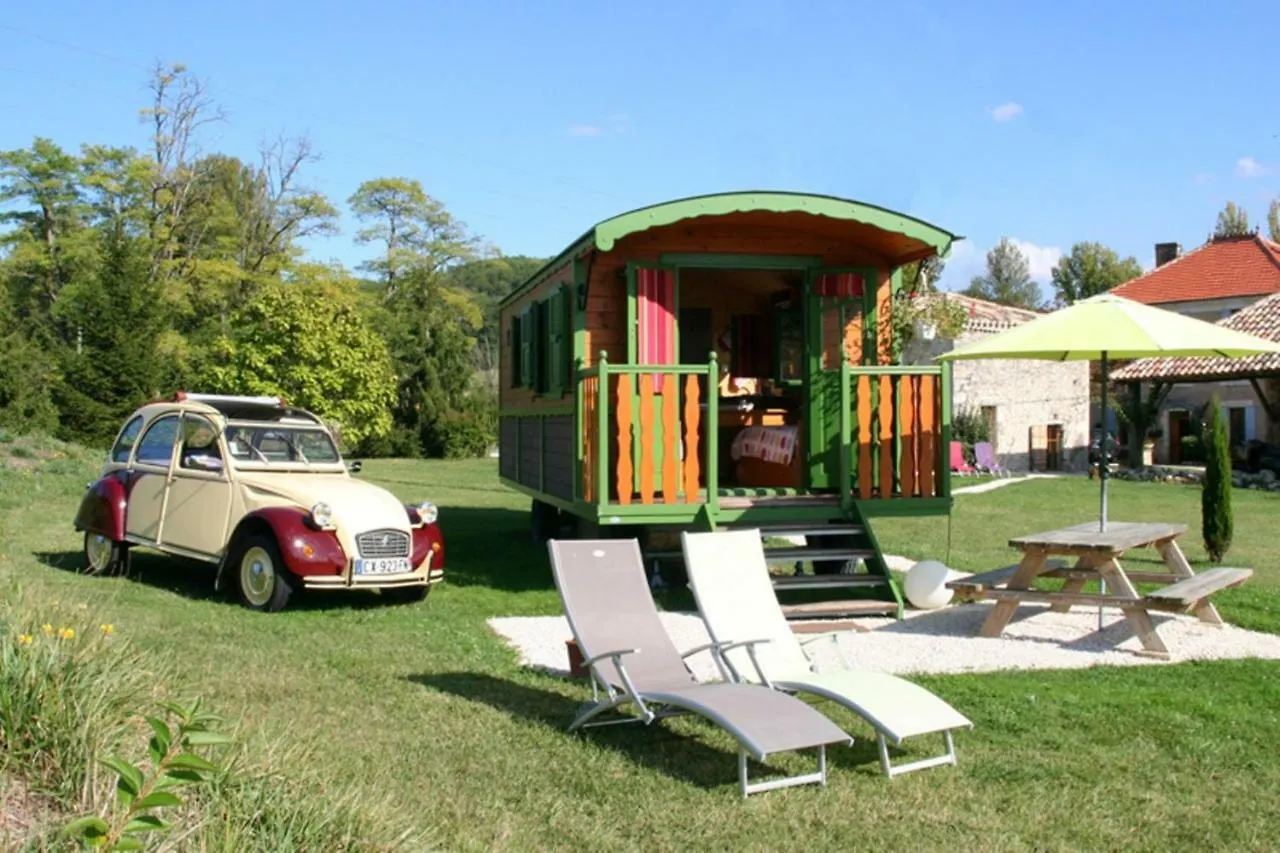 Gites Grand Pre ! Et La Roulotte De Roquecor Holiday home