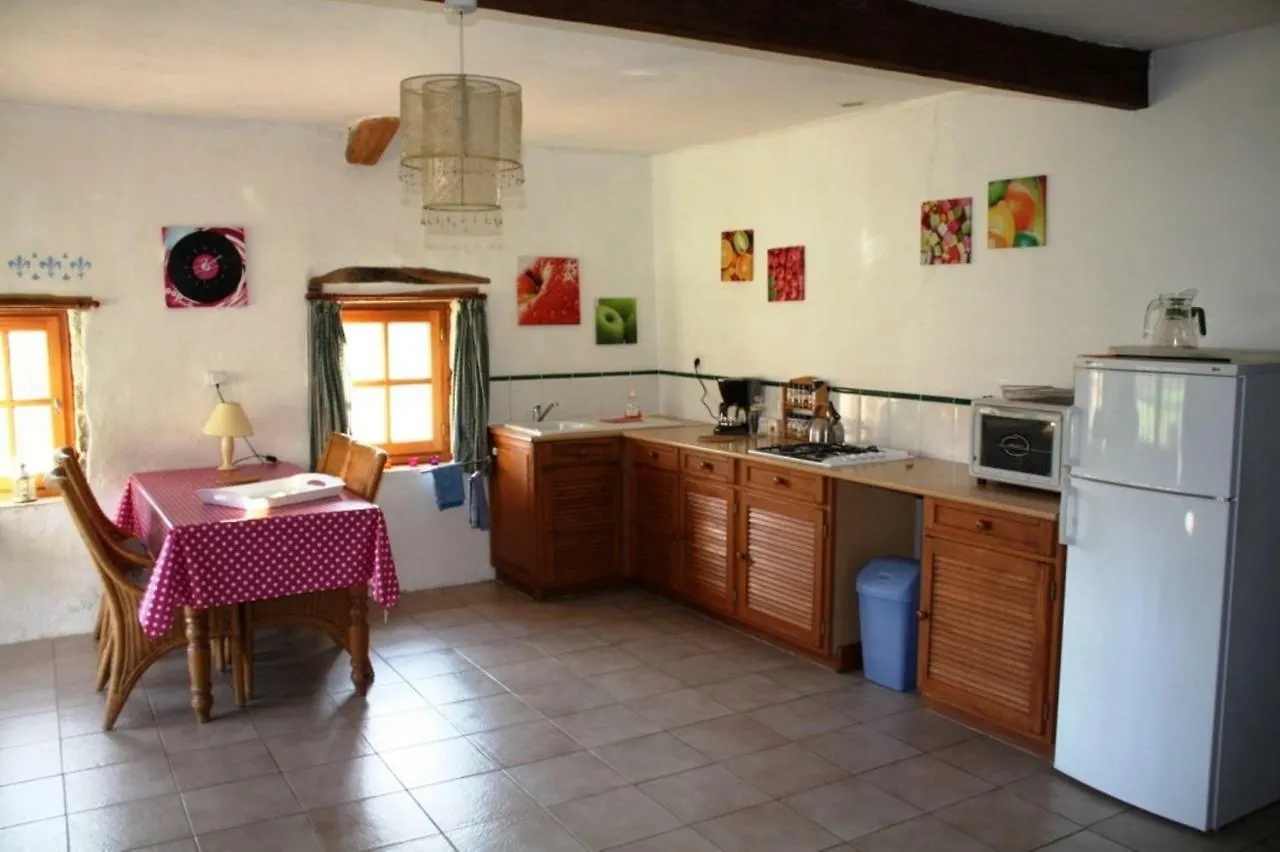 Gites Grand Pre ! Et La Roulotte De Roquecor France