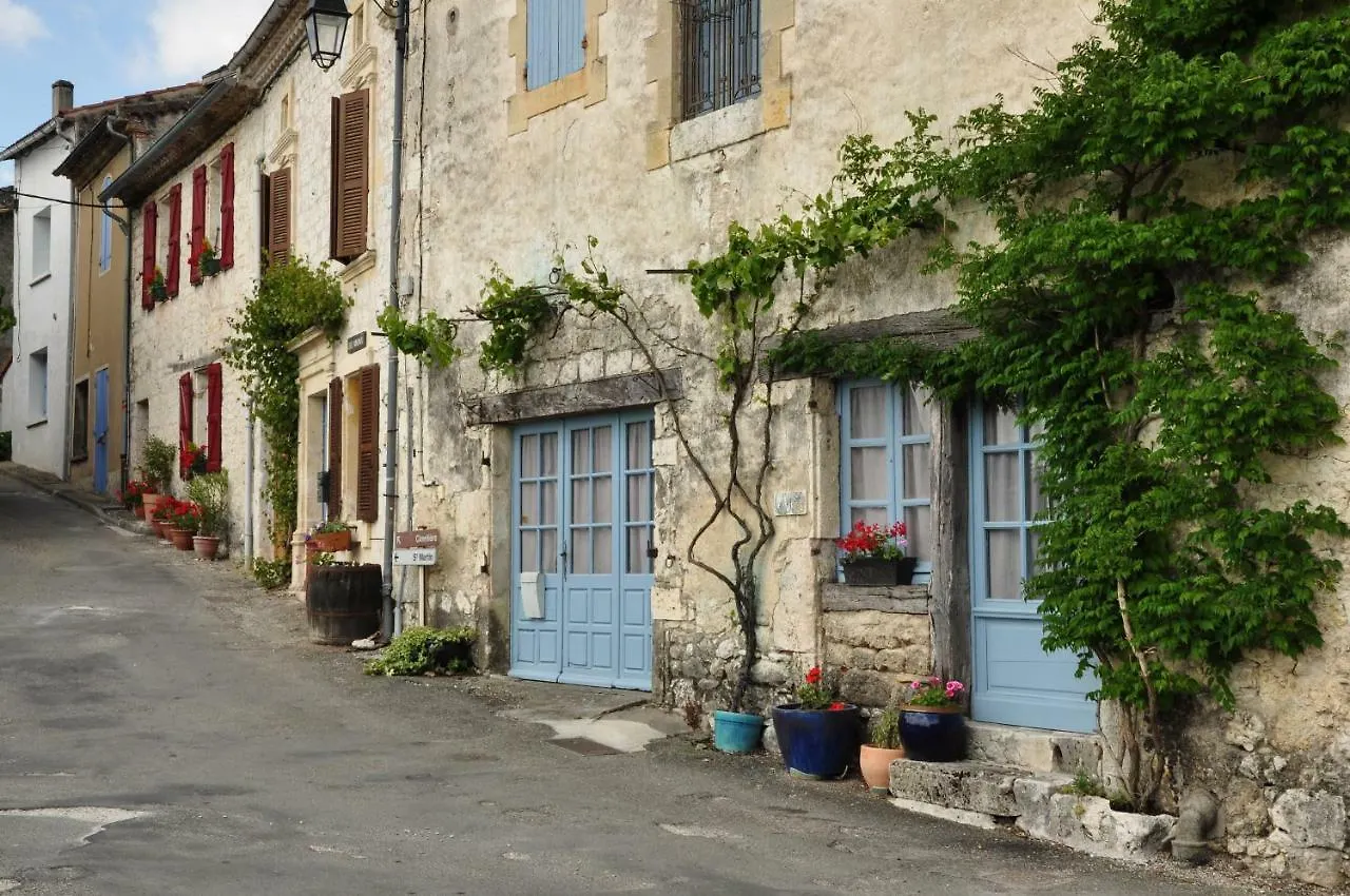 Gites Grand Pre ! Et La Roulotte De Roquecor France