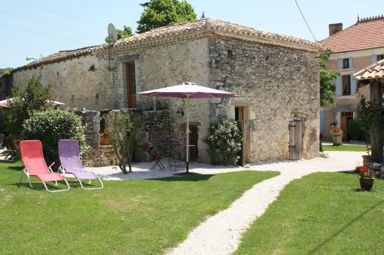 Gites Grand Pre ! Et La Roulotte De Roquecor France