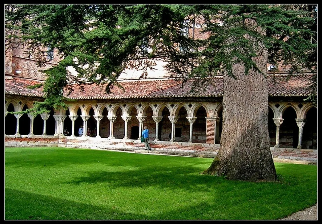 Gites Grand Pre ! Et La Roulotte De Roquecor 0*,  France