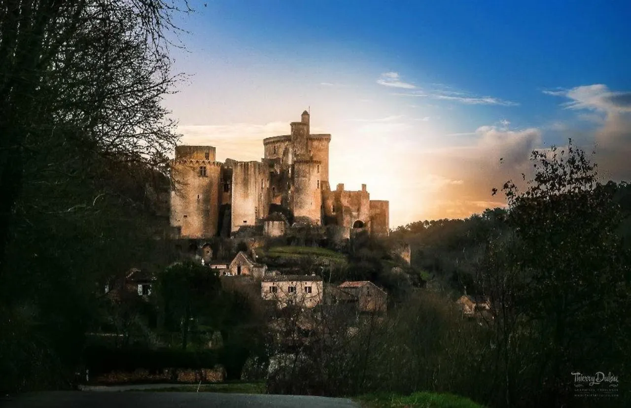 Gites Grand Pre ! Et La Roulotte De Roquecor 0*,  France